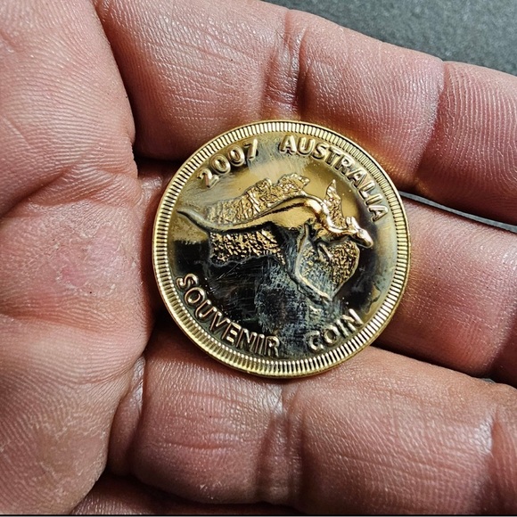 Other - 2007 Sydney Australia Souvenir gold tone coin Sydney Bridge Climb Collectible